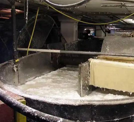 消泡剂在制浆造纸工业中的消泡机理